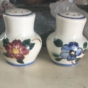 Red Wing Orleans Hand Painted Salt and Pepper Shakers